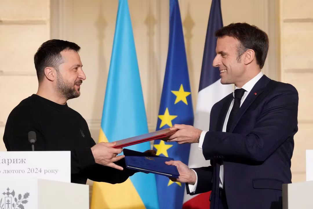 Макрон відкриває шлях до розширення ядерного захисту для Європи на тлі загрози Росії та відходу США